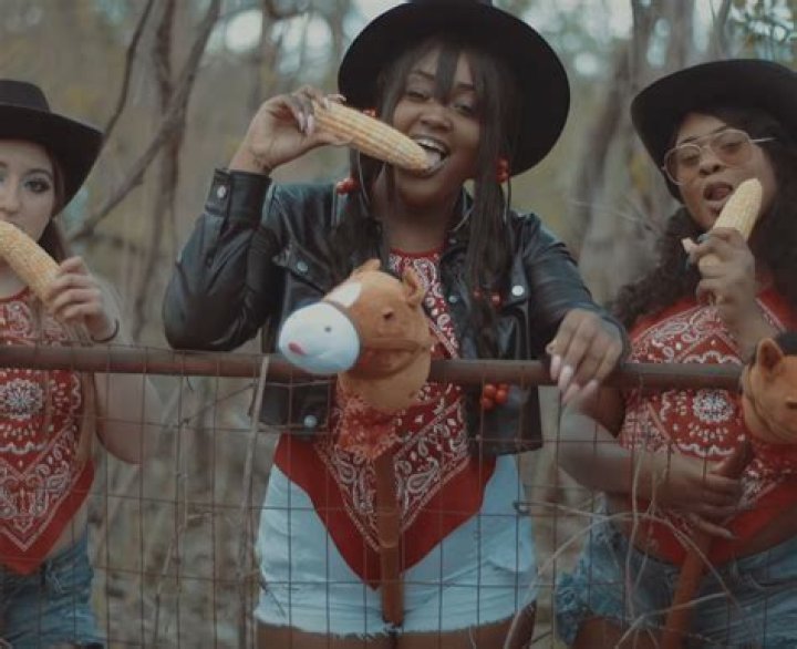 CupcaKKe Loves Her Some Innuendo In The "Old Town Hoe" Music Video