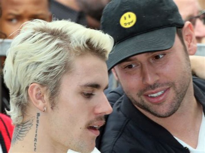Justin Bieber Gifts Manager Scooter Braun With A Framed Shirtless Photo Of Himself