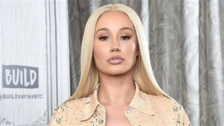 Iggy Azalea Defended By Porn Company Who Says They've Reached Out To Help Her