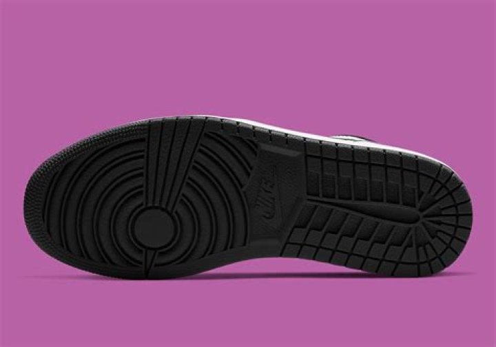 Air Jordan 1 Low "Light Purple" Brings Summer Vibes: Photos