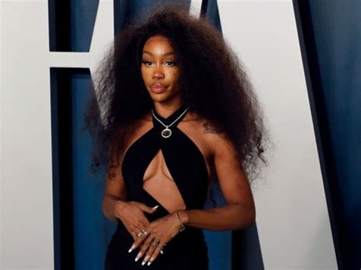 SZA Feels "Disrespected" By Photographer Who Posted Pics Without Her Consent