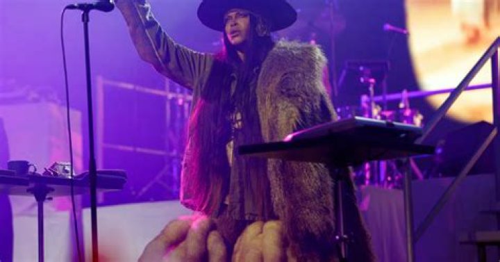 Erykah Badu Speaks On Having Three Baby Daddies, Reveals How She Avoids Labels