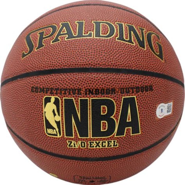 Drake's Esperanza Spalding Jab Has Fans Up In Arms