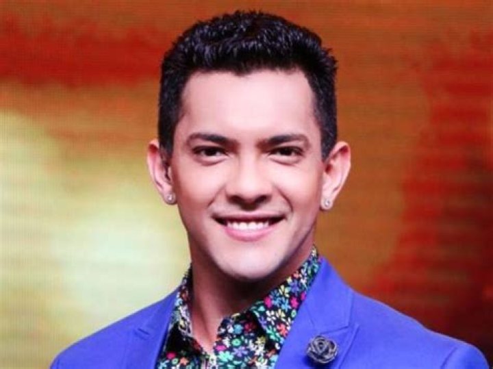 Aditya Narayan Biography, Age, Height, Wife, Net Worth, Family