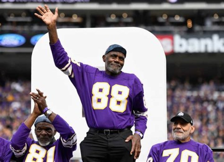 Alan Page (Supreme Court Justice) - Age, Birthday, Bio, Facts, Family, Net Worth, Height & More