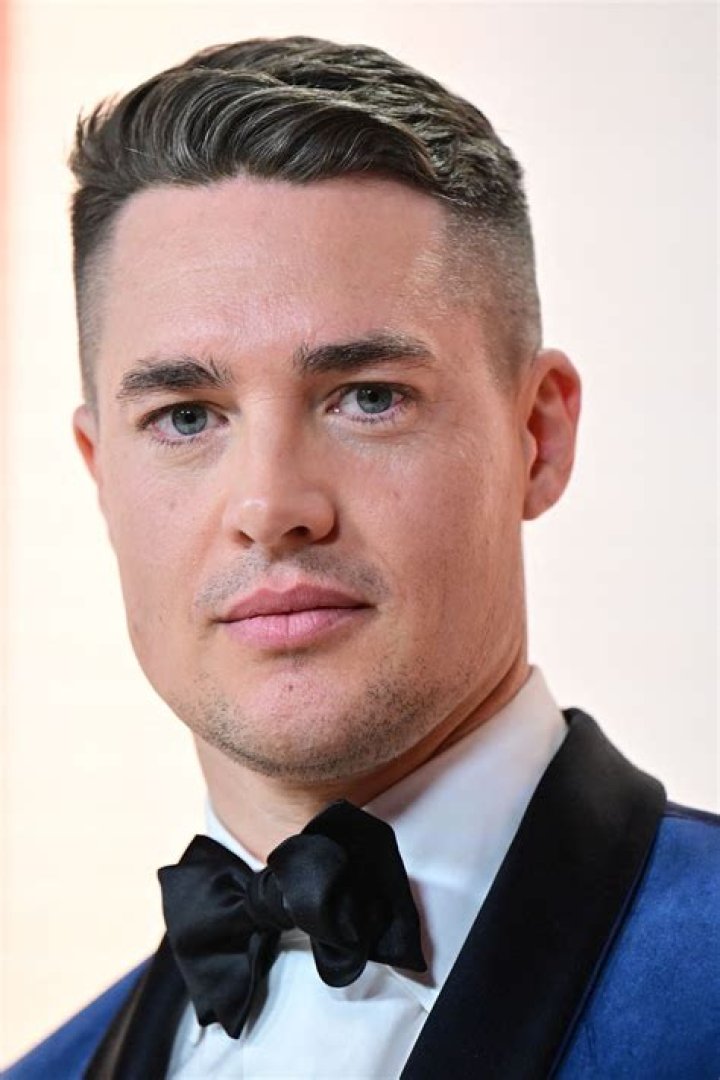 Alexander Dreymon Biography, Age, Height, Wife, Net Worth, Family