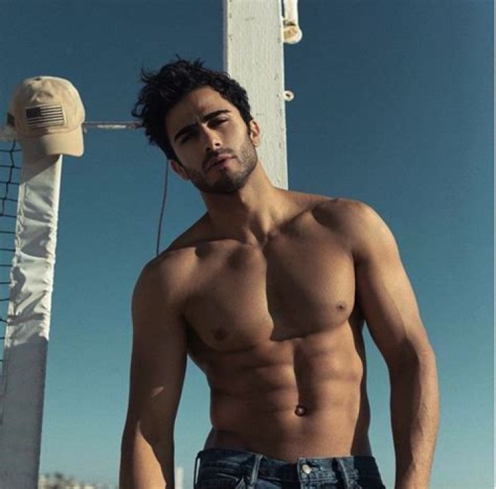 Alexander Uloom (Model) - Age, Birthday, Bio, Facts, Family, Net Worth, Height & More