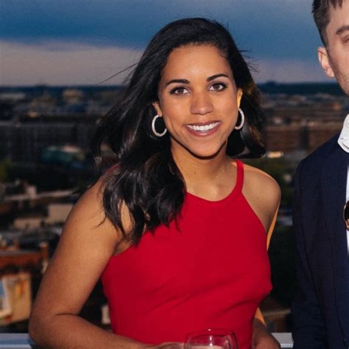 Alexi Mccammond Biography, Age, Height, Family, Engagement & Net Worth