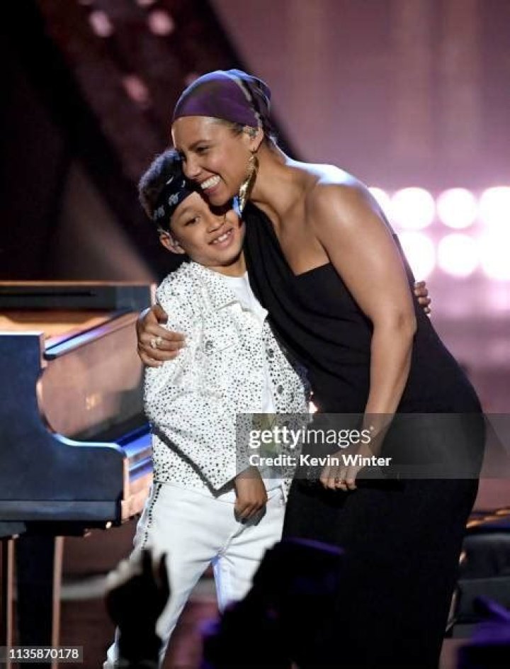 Alicia Keys Brings Son Egypt, 6, on Stage for iHeartRadio Awards Performance and It’s Too Sweet!