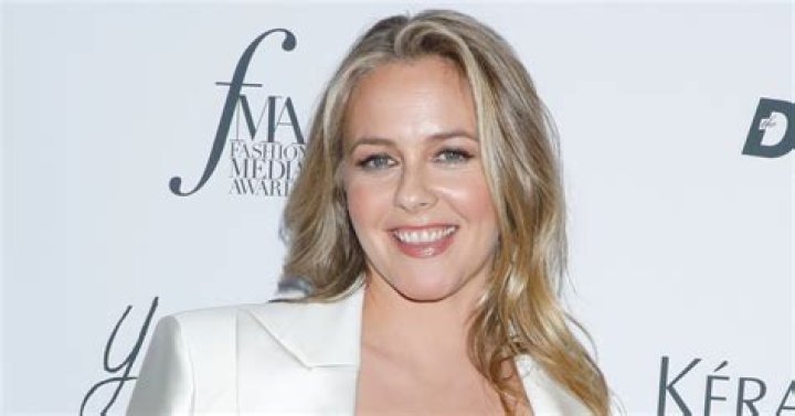 There’s Nothing Clueless About Her Fortune! Find Out Actress Alicia Silverstone’s Impressive Net Worth