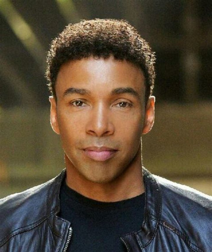 How tall is Allen Payne