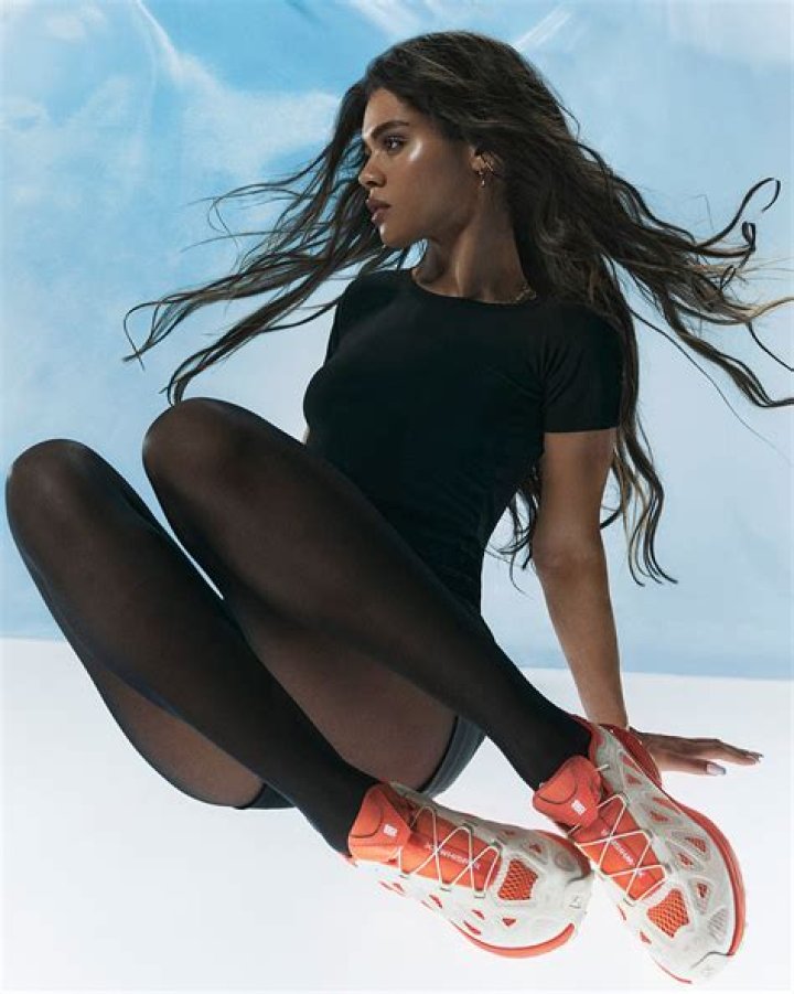 Ama Lou (R&B Singer) - Age, Birthday, Bio, Facts, Family, Net Worth, Height & More