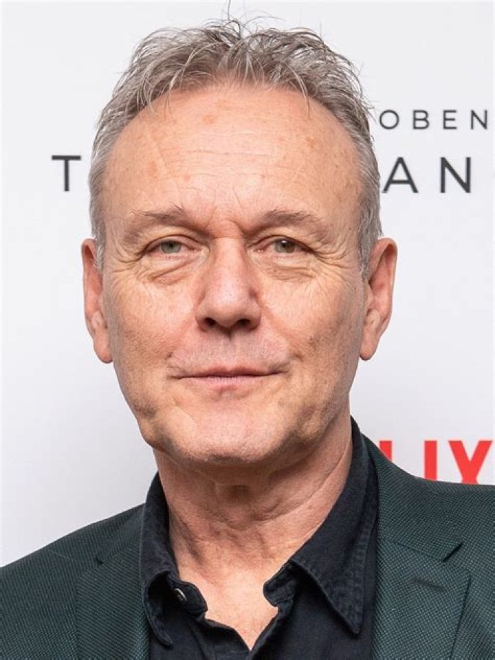 How tall is Anthony Head