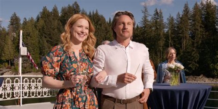 Are Martin Henderson and Alexandra Breckenridge good friends?