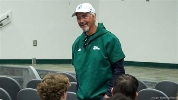 Art Briles (Football Coach) - Age, Birthday, Bio, Facts, Family, Net Worth, Height & More