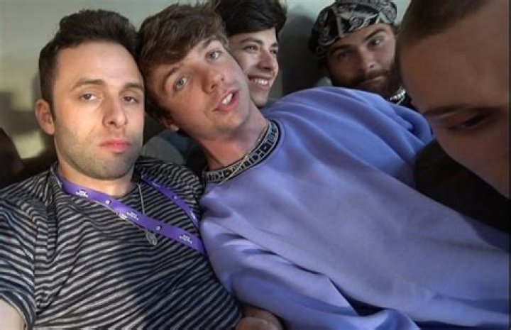 AustinShow (Twitch Star) - Age, Birthday, Bio, Facts, Family, Net Worth, Height & More