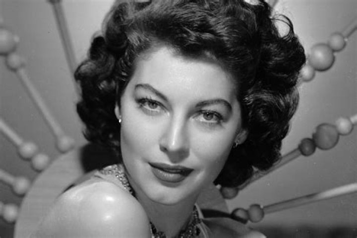 Ava Gardner Biography, Age, Height, Husband, Net Worth, Family