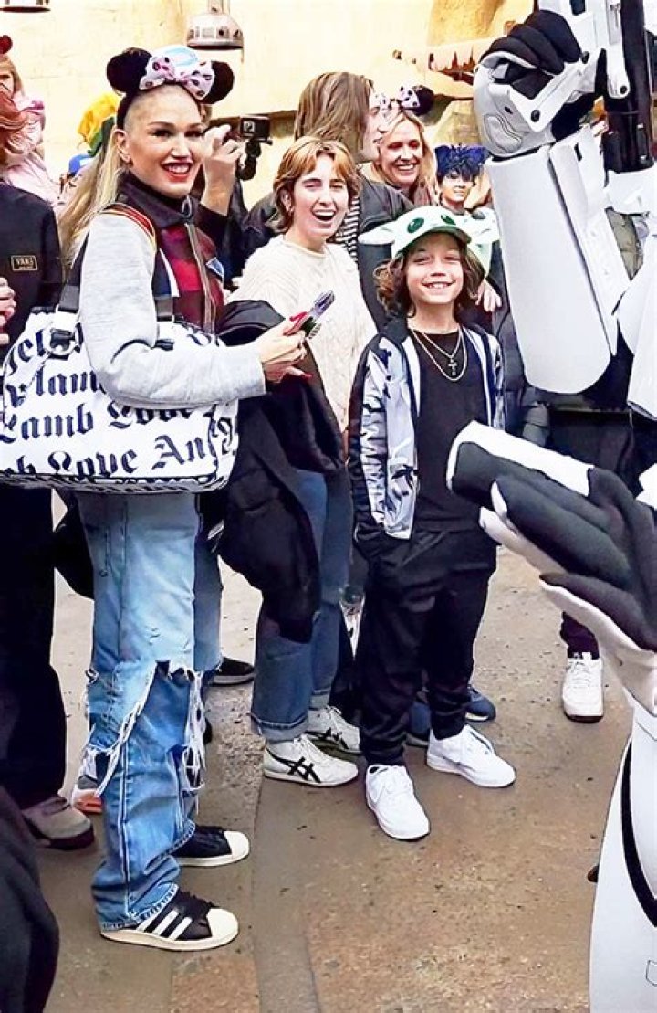 Blake Shelton Bonds With Gwen Stefani’s Kids During Trip to Disneyland — See the Pics!