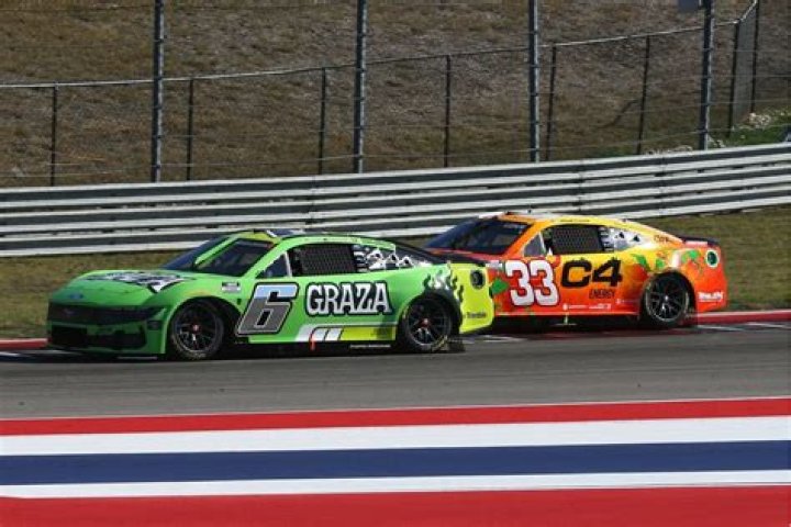 Brad Keselowski Biography, Age, Height, Wife, Net Worth, Family