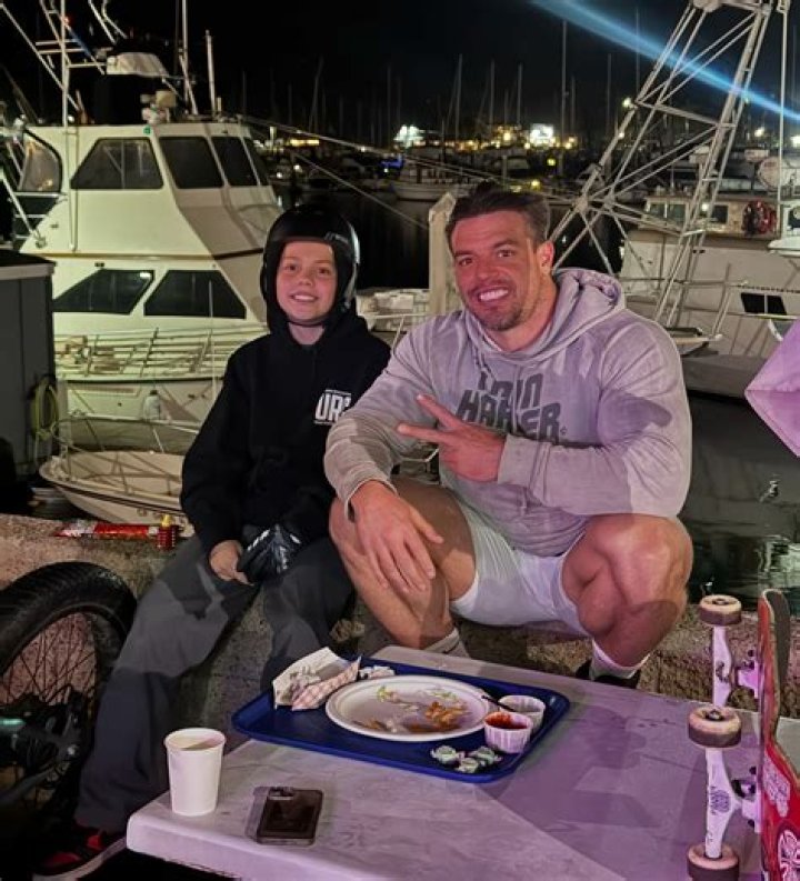 Bradly Castleberry (Instagram Star) - Age, Birthday, Bio, Facts, Family, Net Worth, Height & More