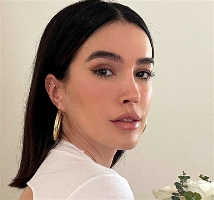 Brittany Xavier (Blogger) - Age, Birthday, Bio, Facts, Family, Net Worth, Height & More