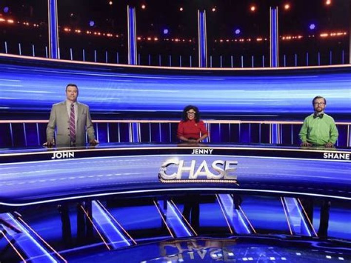 
“Cannot believe it!”: The Chase fans cheer as single player John beats Victoria “The Queen” Groce 