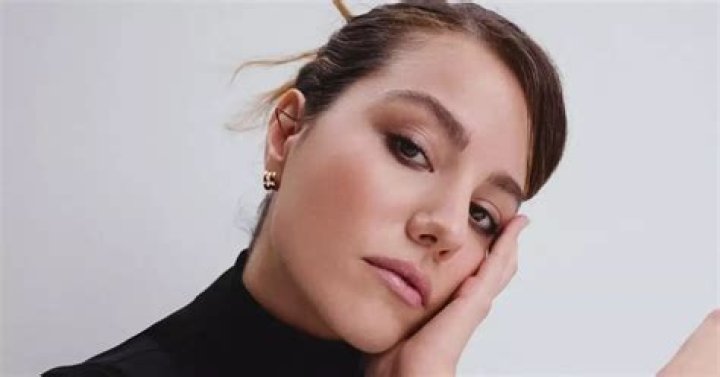 Cansu Akin (YouTube Star) - Age, Birthday, Bio, Facts, Family, Net Worth, Height & More