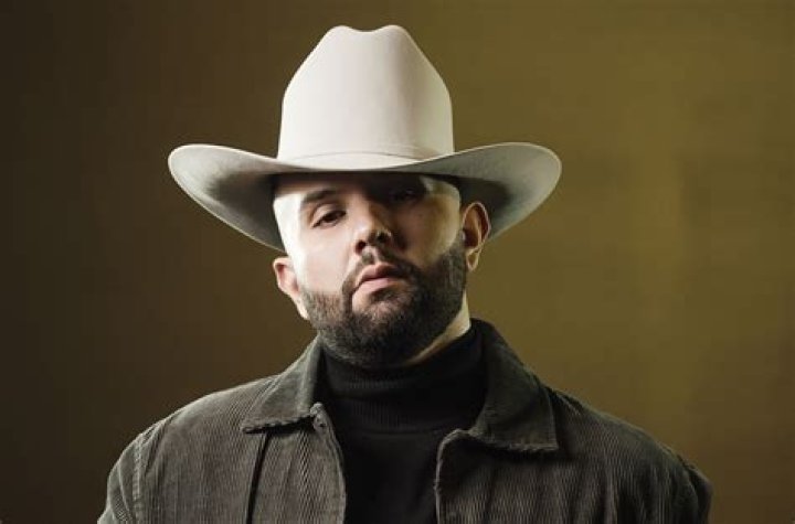 Who is Carin Leon? Wiki, Biography, Wife, Net worth, Family, Age, Height & Facts