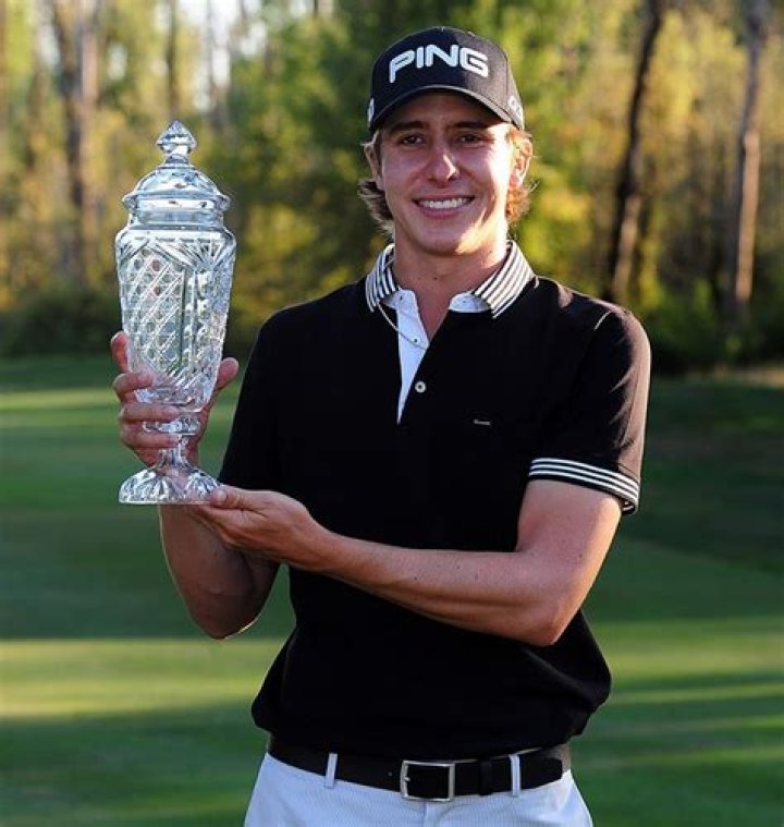 Carlos Ortiz Biography, Age, Height, Wife, Net Worth, Family