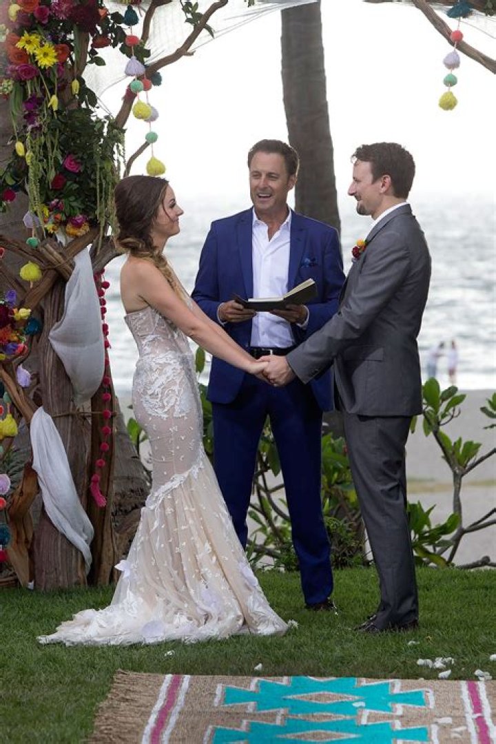 ‘Bachelor in Paradise’ Couple Carly Waddell and Evan Bass’ Wedding Is Seriously Going to Make You Cry