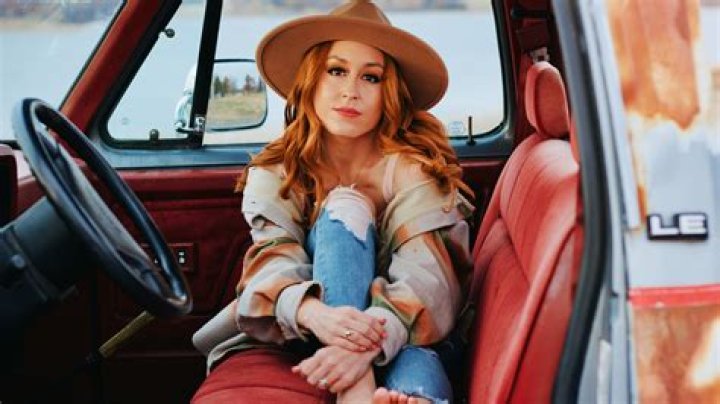 Casi Joy (Pop Singer) - Age, Birthday, Bio, Facts, Family, Net Worth, Height & More