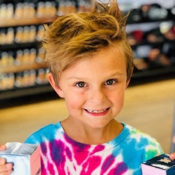 Caspian Slyfox Bio | Age, Wiki, Net worth, Height, Ethnicity, Girlfriend, Parents, Family|