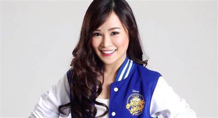 Charis Ow (YouTube Star) - Age, Birthday, Bio, Facts, Family, Net Worth, Height & More