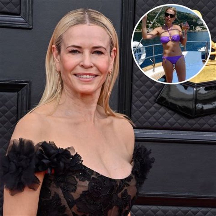 The Comedy Queen! Chelsea Handler Looks Great in Bikinis: Swimsuit Photos