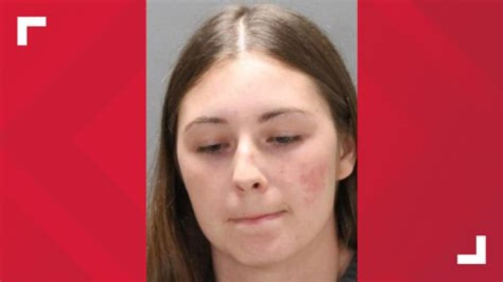 
Chelsea Neeb DUI Led To Arrest | 29 Year Old Charged With Felony Battery 