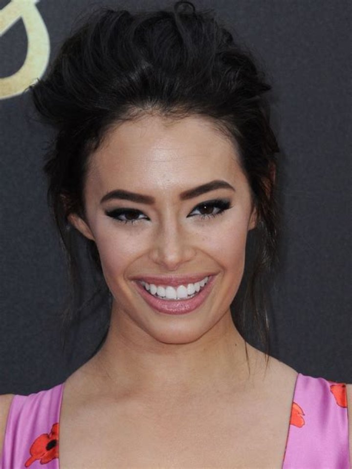 Chloe Bridges Biography, Age, Height, Husband, Net Worth, Family