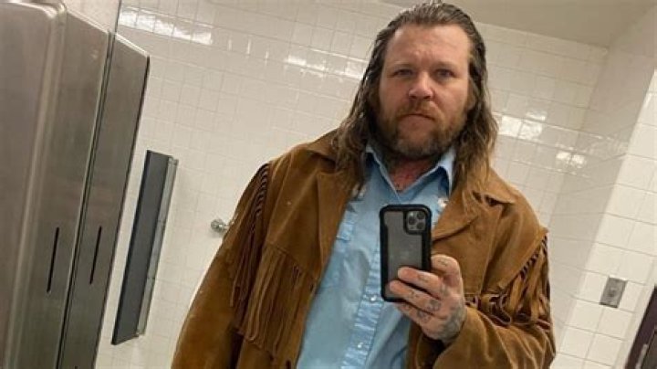 Cleen Rock One (Tattoo Artist) - Age, Birthday, Bio, Facts, Family, Net Worth, Height & More