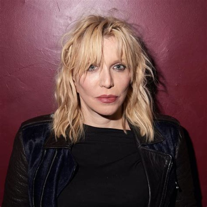 Courtney Love Biography, Age, Height, Husband, Net Worth, Family