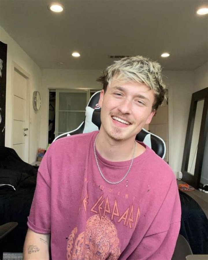 Crawford Collins (Instagram Star) - Age, Birthday, Bio, Facts, Family, Net Worth, Height & More