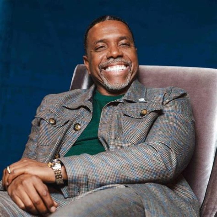 Creflo Dollar (Religious Leader) - Age, Birthday, Bio, Facts, Family, Net Worth, Height & More