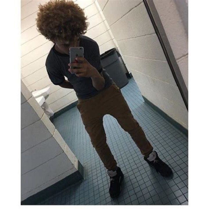 Curlyheadtj (Instagram Star) - Age, Birthday, Bio, Facts, Family, Net Worth, Height & More