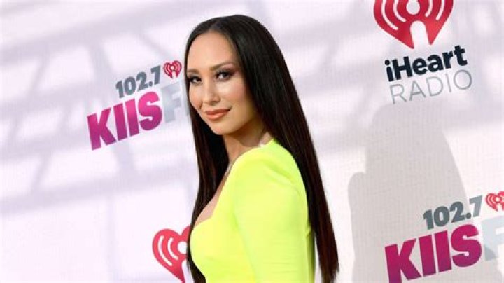 
‘Dancing with the Stars’ Pro Cheryl Burke Celebrates 4 Years of Sobriety 
