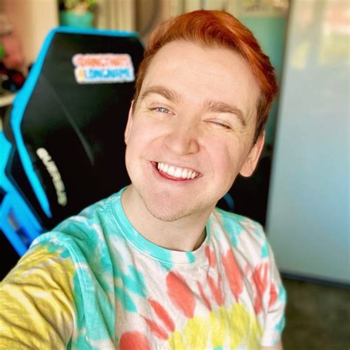 Dangthatsalongname (YouTube Star) - Age, Birthday, Bio, Facts, Family, Net Worth, Height & More