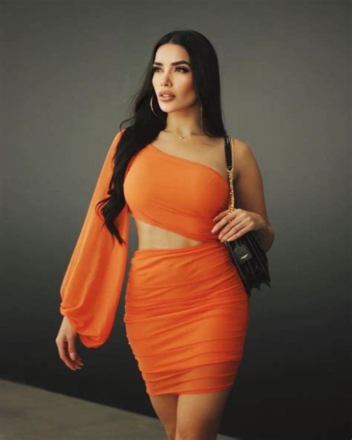 Dania Méndez (Instagram Star) - Age, Birthday, Bio, Facts, Family, Net Worth, Height & More