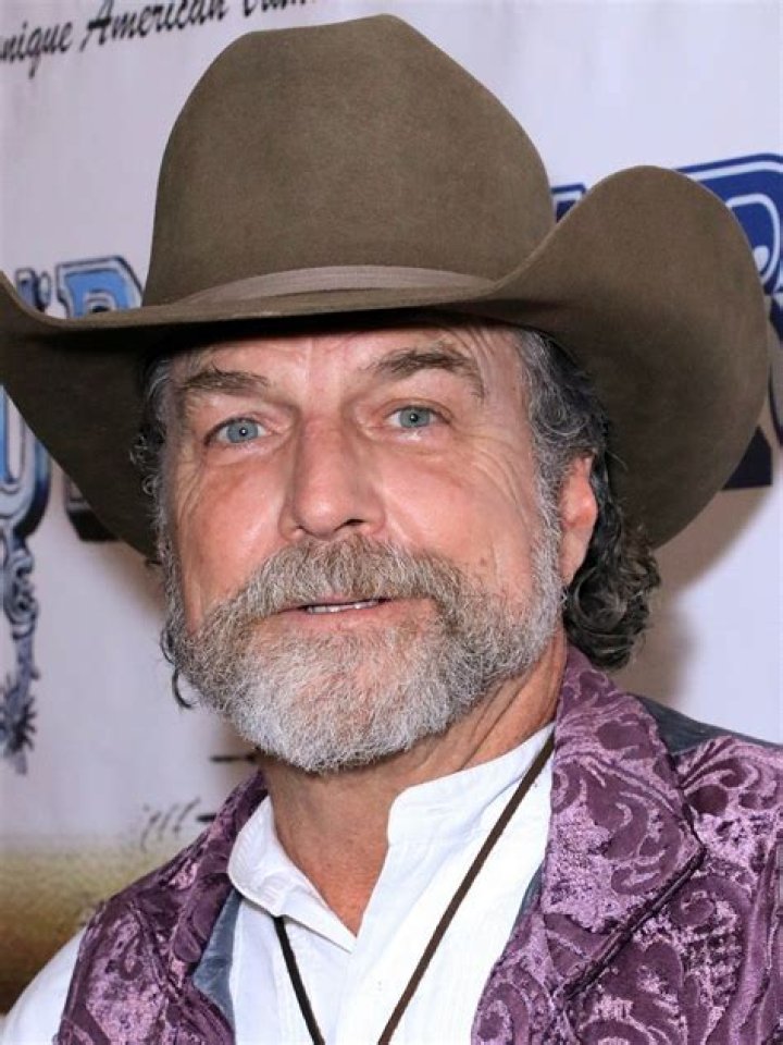 Darby Hinton (TV Actor) - Age, Birthday, Bio, Facts, Family, Net Worth, Height & More