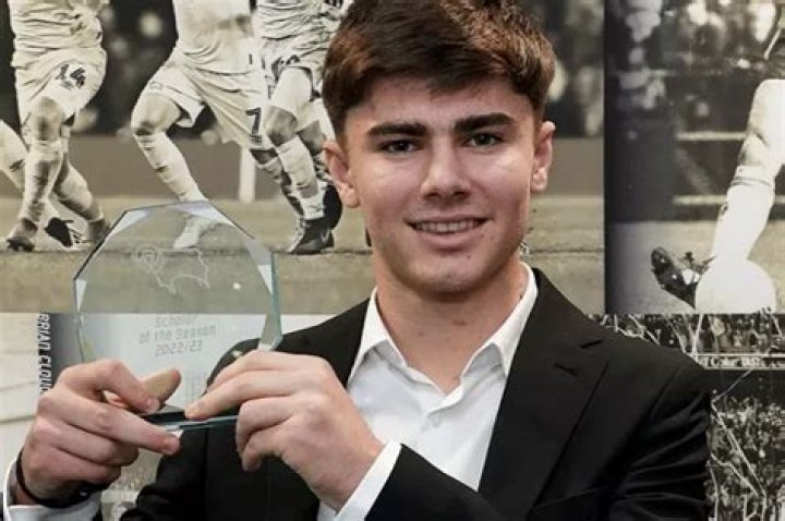 Darren Robinson (Guitarist) - Age, Birthday, Bio, Facts, Family, Net Worth, Height & More