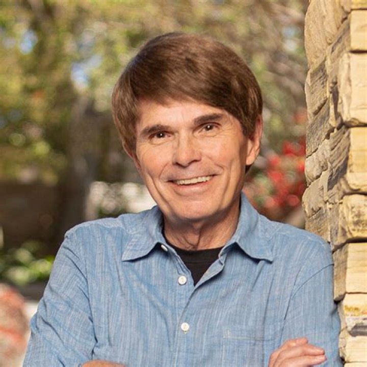 Dean Koontz (Novelist) - Age, Birthday, Bio, Facts, Family, Net Worth, Height & More