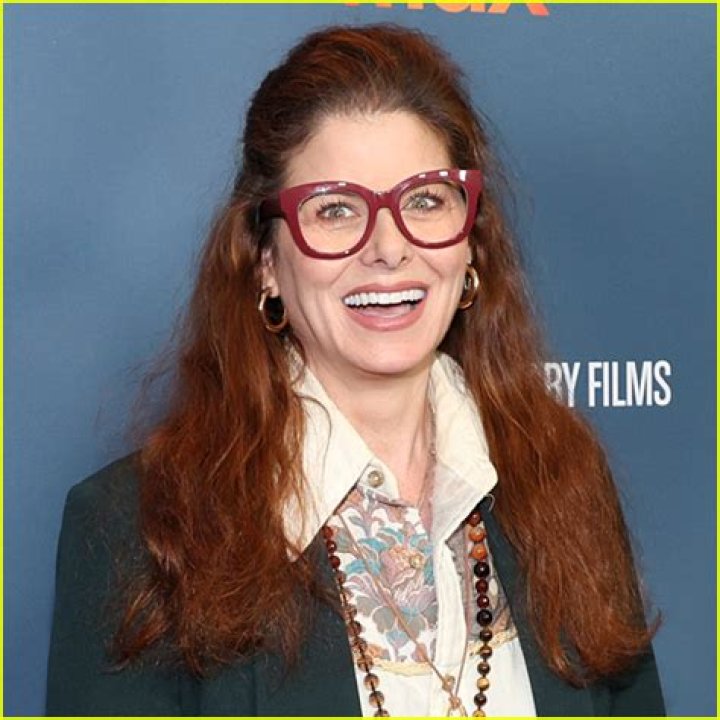 Debra Messing Net Worth, Husband, Boyfriend. 2022