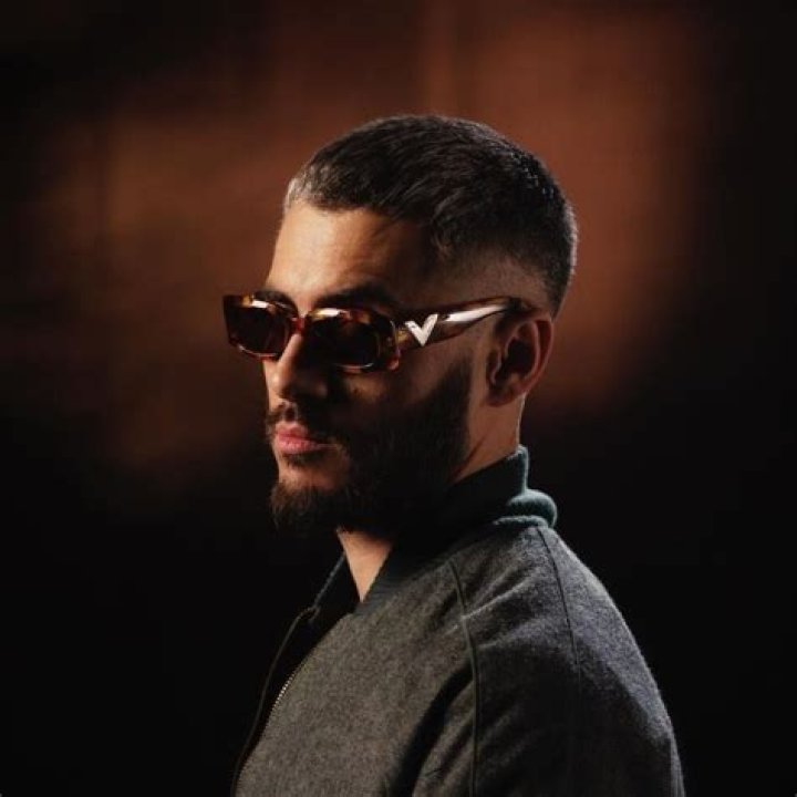 Deen Burbigo (Rapper) - Age, Birthday, Bio, Facts, Family, Net Worth, Height & More