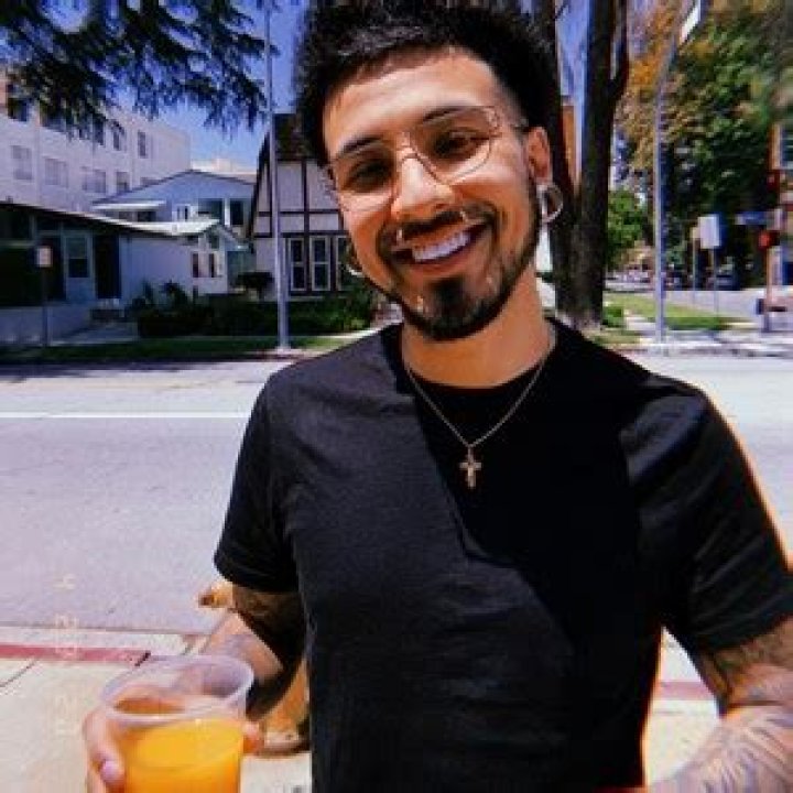 Devour Up (Rapper) - Age, Birthday, Bio, Facts, Family, Net Worth, Height & More